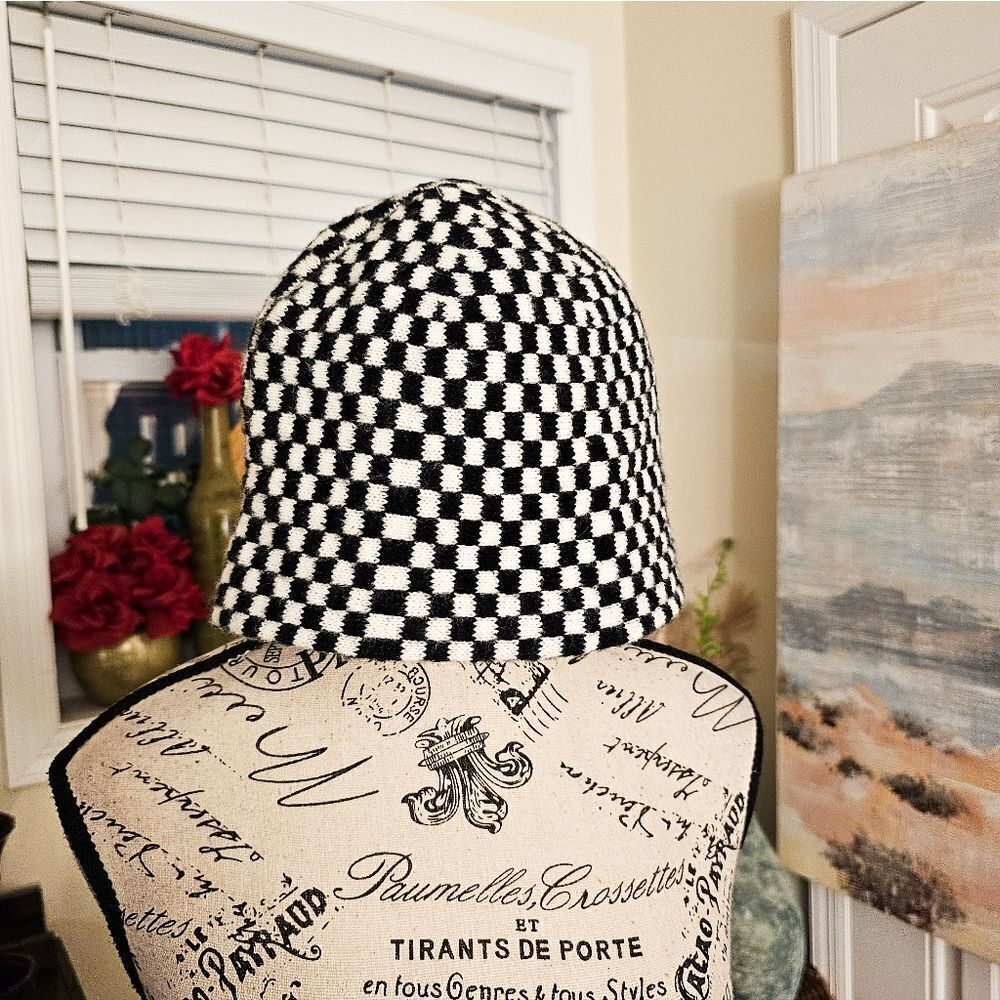 New Trendy Faux Fur Checkered Bucket Hat